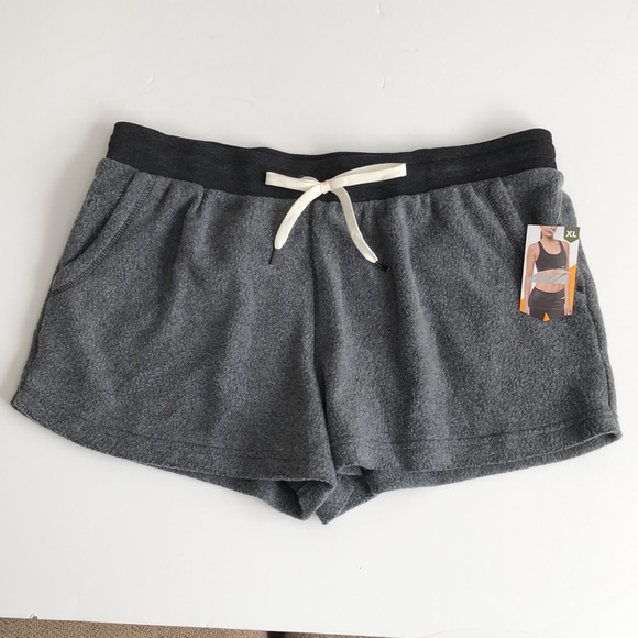 AVIA | Reverse Fleece Shorts - Picture 8 of 9